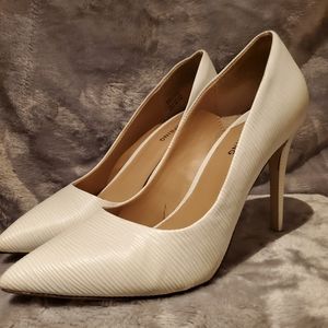 Call It Spring Pale Beige / Bone Textured Pumps 📦